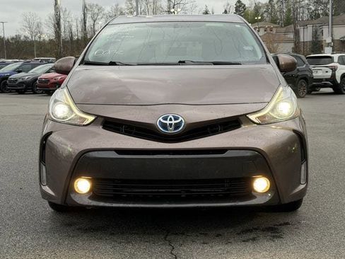 Used 2017 Toyota Prius V Five image 8