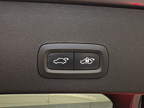 Used 2023 Volvo C40 P8 Recharge Plus w/ Protection Package Premier AWD/4WD image 29