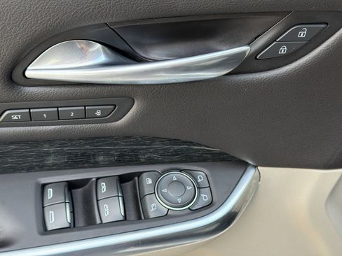 Used 2022 Cadillac XT4 Premium Luxury w/ Driver Awareness Package FWD image 18