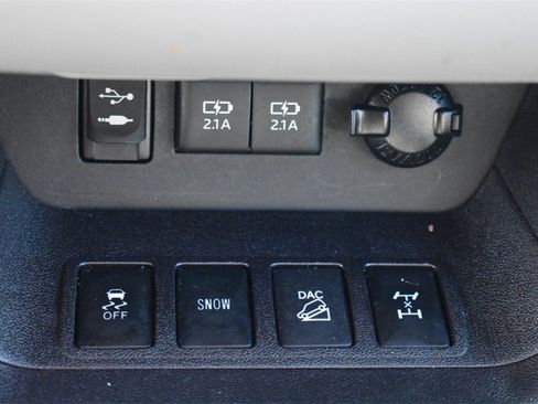 Used 2017 Toyota Highlander XLE image 37