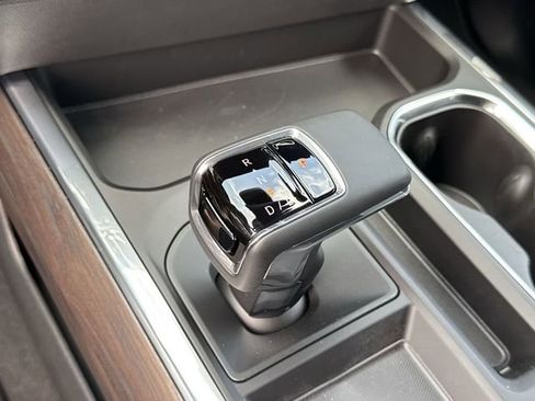New 2026 GMC Sierra 1500 SLT AWD/4WD image 13