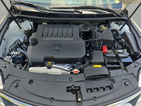 Used 2016 Toyota Avalon XLE FWD image 28