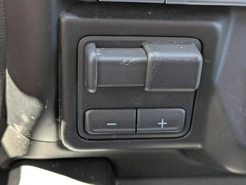 Used 2021 Chevrolet Silverado 2500 LTZ w/ LTZ Convenience Package AWD/4WD image 30