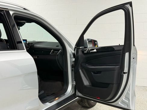 Used 2018 Mercedes-Benz GLE 350 GLE 350 4MATIC Sport Utility 4 w/ Premium 1 Package image 43