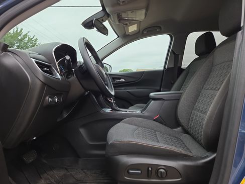 Used 2024 Chevrolet Equinox LT w/ LPO, Floor Liner Package FWD image 16