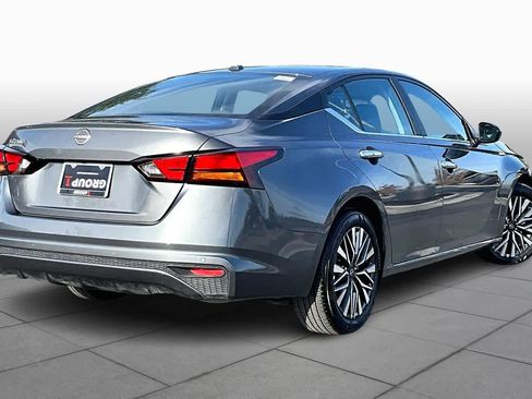 Used 2025 Nissan Altima 2.5 SV image 12