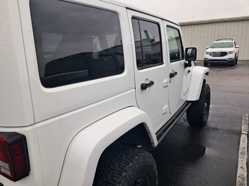 Used 2016 Jeep Wrangler Unlimited Rubicon image 7