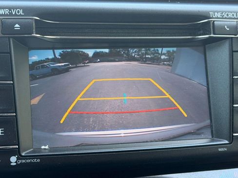 Used 2017 Toyota RAV4 XLE image 27