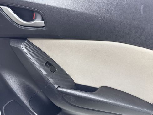 Used 2015 MAZDA MAZDA3 i Touring w/ Technology Package image 35