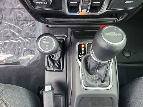 New 2025 Jeep Gladiator Sport image 24