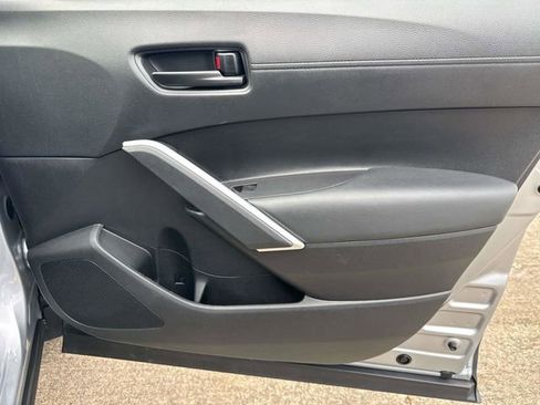 Used 2024 Toyota Corolla Cross LE image 18