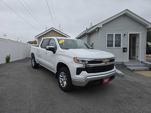 Used 2024 Chevrolet Silverado 1500 LT AWD/4WD image 2