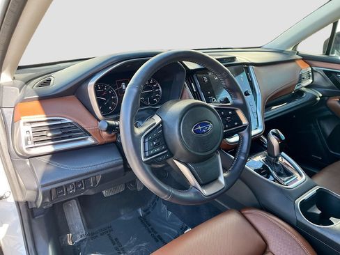 Used 2025 Subaru Outback Touring XT AWD/4WD image 9
