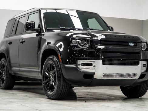 Used 2025 Land Rover Defender 110 S image 4