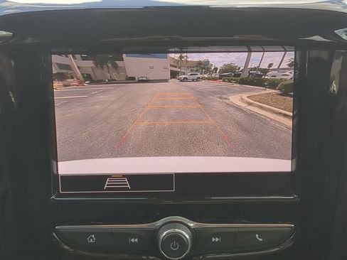 Used 2021 Chevrolet Traverse LT FWD image 24