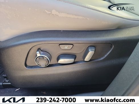 Used 2019 Cadillac XT4 Premium Luxury FWD image 22