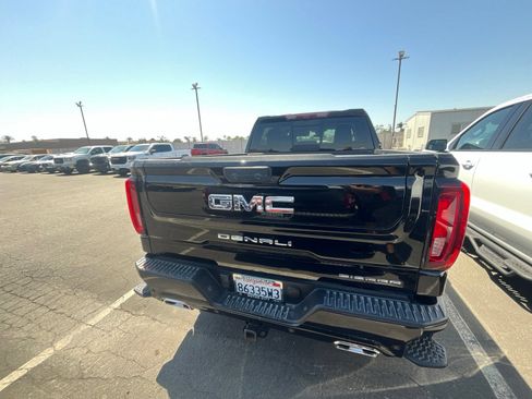 Used 2024 GMC Sierra 1500 Denali AWD/4WD image 5