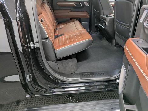 Used 2025 GMC Sierra 1500 Denali Ultimate image 27