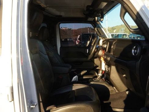 Used 2022 Jeep Wrangler Unlimited Sahara image 21