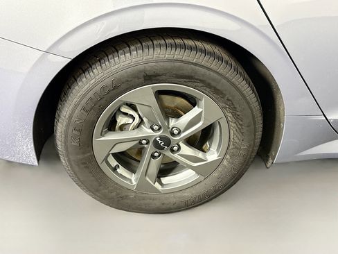 Used 2022 Kia K5 LX image 32