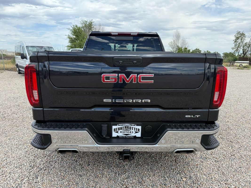 Used 2023 GMC Sierra 1500 SLT w/ SLT Premium Package AWD/4WD image 9