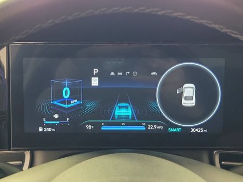 Used 2024 Hyundai Elantra SEL FWD image 28