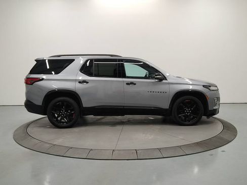 Used 2023 Chevrolet Traverse Premier w/ Redline Edition FWD image 9