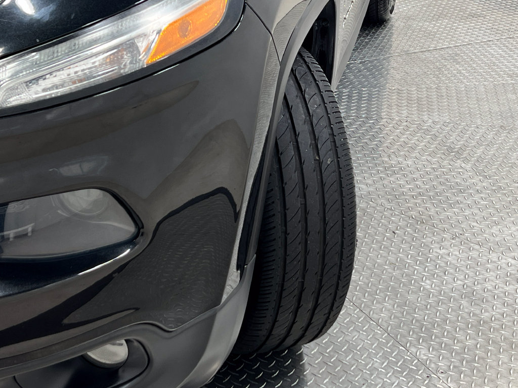 Used 2014 Jeep Cherokee Latitude FWD image 38