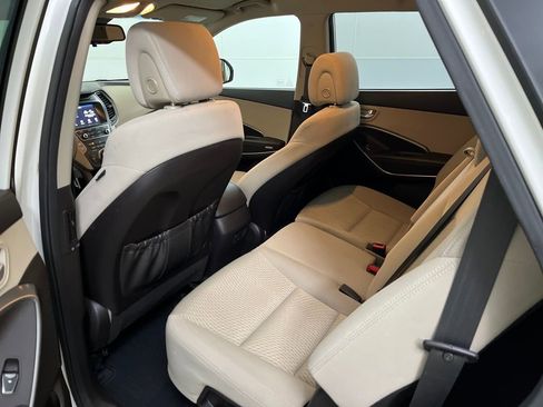 Used 2017 Hyundai Santa Fe SE image 27