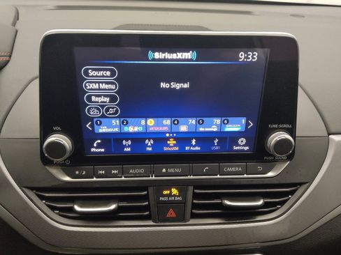 Used 2023 Nissan Altima 2.5 SR AWD/4WD image 25