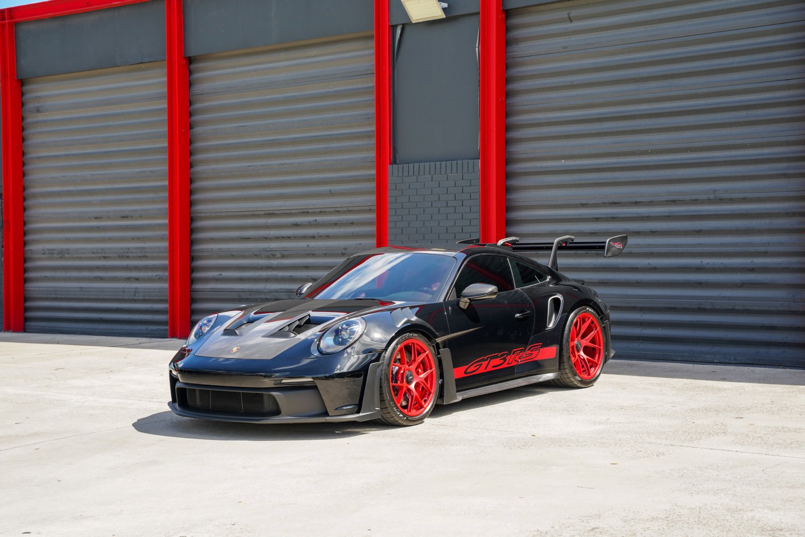 Used 2025 Porsche 911 GT3 RS w/ Weissach Package RWD image 1