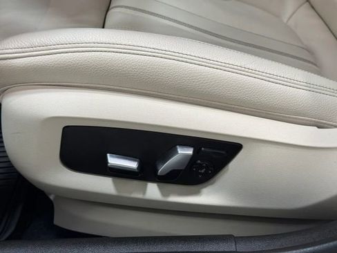 Used 2018 BMW 540i w/ M Sport Package RWD image 25