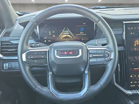 Used 2025 GMC Acadia Elevation image 21