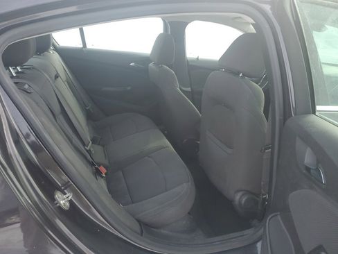 Used 2017 Chevrolet Cruze LT image 9