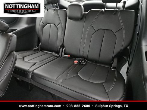 New 2026 Chrysler Pacifica Select image 26