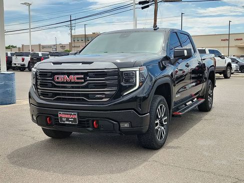 Used 2023 GMC Sierra 1500 AT4 w/ Technology Package AWD/4WD image 4