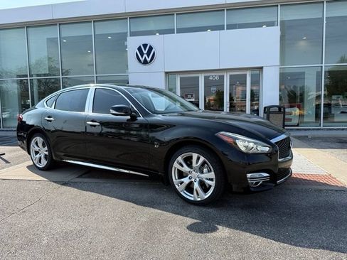 Used 2018 INFINITI Q70 L 3.7 AWD/4WD image 1