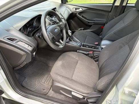 Used 2015 Ford Focus SE w/ Interior Protection Package FWD image 7