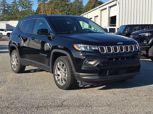 Used 2022 Jeep Compass Latitude image 7