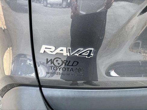 Used 2023 Toyota RAV4 XLE Premium FWD image 31