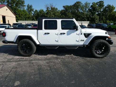 Used 2021 Jeep Gladiator Sport AWD/4WD image 4