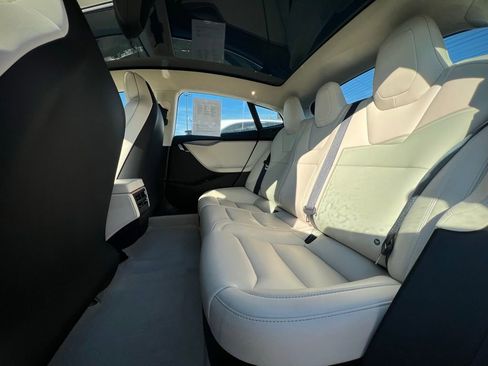 Used 2018 Tesla Model S 100D image 22