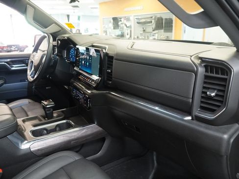 Used 2024 Chevrolet Silverado 1500 LTZ w/ LTZ Premium Package AWD/4WD image 29
