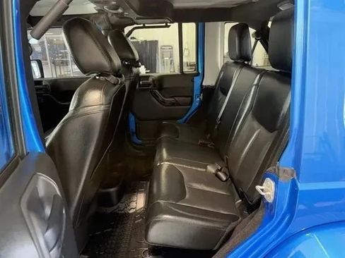 Used 2015 Jeep Wrangler Unlimited Sahara AWD/4WD image 14