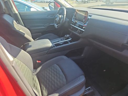 Used 2024 Nissan Pathfinder SV FWD image 13