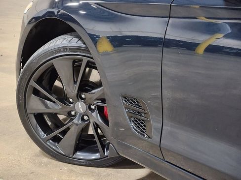 Used 2022 Genesis G70 3.3T image 23