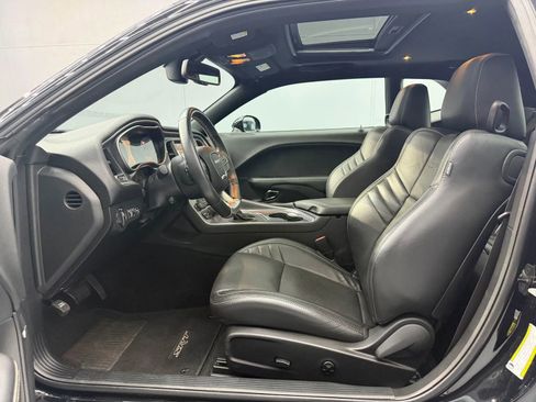 Used 2019 Dodge Challenger SRT Hellcat Redeye image 4