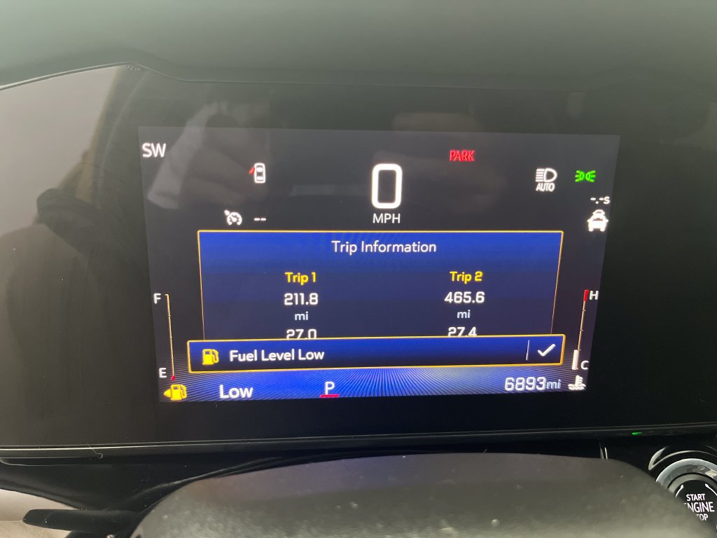 Used 2024 Chevrolet Trax RS w/ Sunroof Package FWD image 17