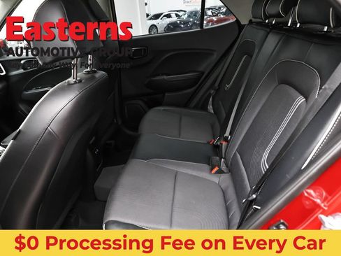 Used 2024 Hyundai Venue Limited FWD image 21
