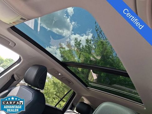 Certified 2023 Volkswagen Tiguan SE w/ Panoramic Sunroof Package FWD image 14